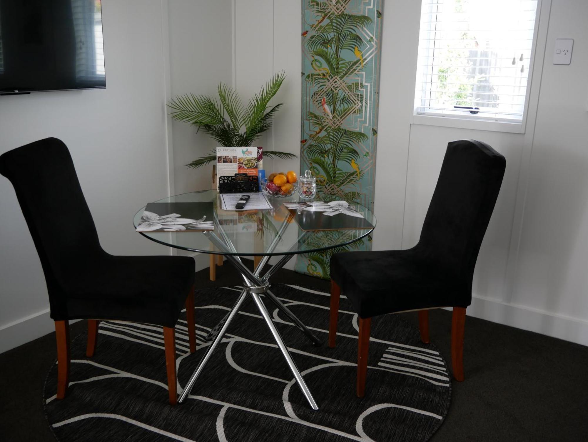 The Pool House Bed & Breakfast - Near Marine Parade Napier Extérieur photo