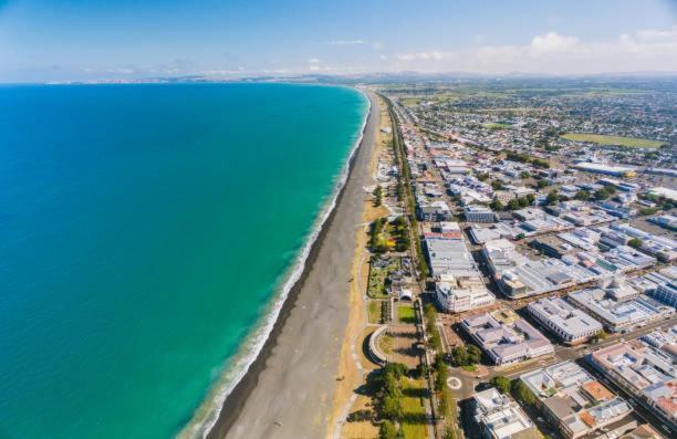 The Pool House Bed & Breakfast - Near Marine Parade Napier Extérieur photo